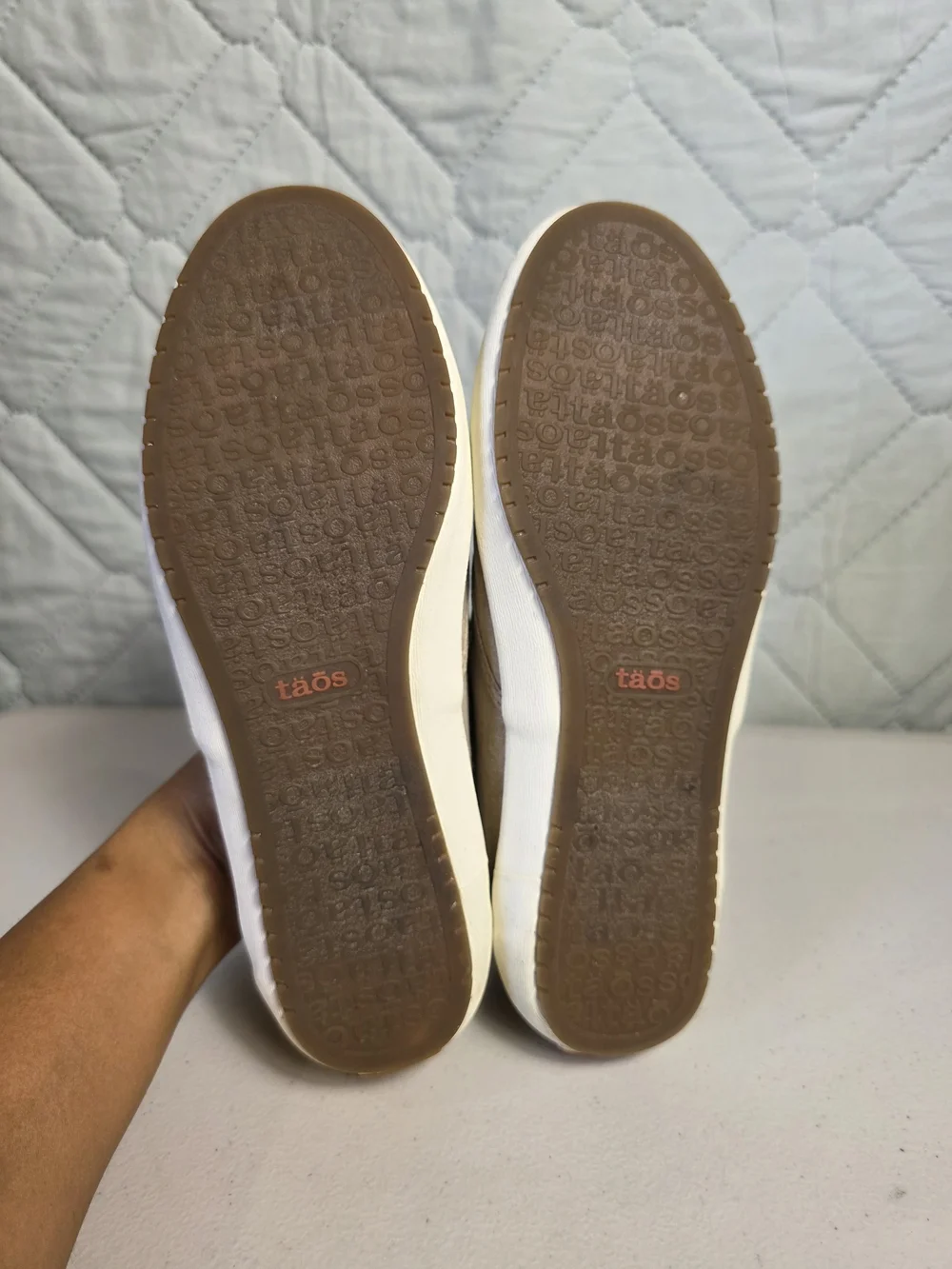 Taos Dandy Women's 8.5 Gray Athletic Running Sneakers Slip-On Round Toe Low Top